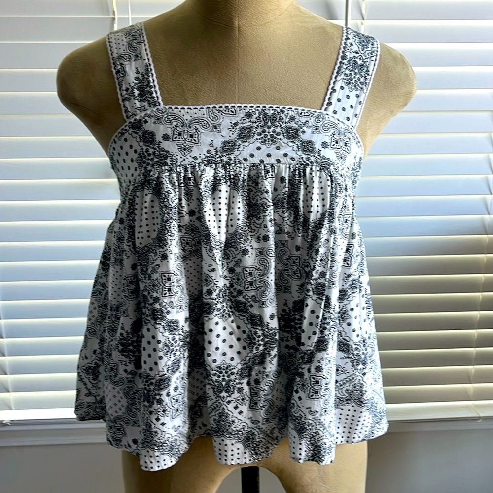 Women’s empire babydoll top. Like new. Size small!